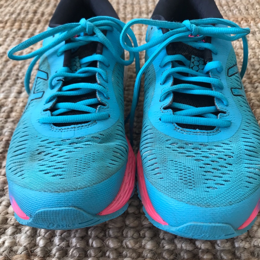 ASICS - Picture 7 of 11
